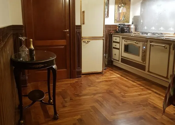 בית הארחה Regal House Navigatori 23 רומא