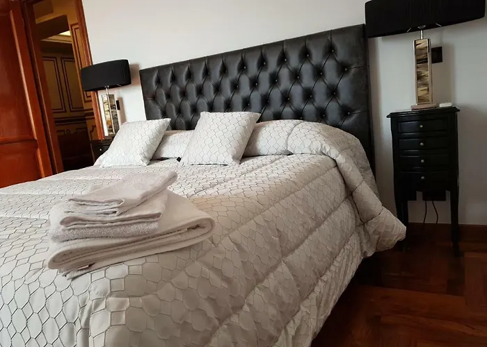 Regal House Navigatori 23 בית הארחה 4*